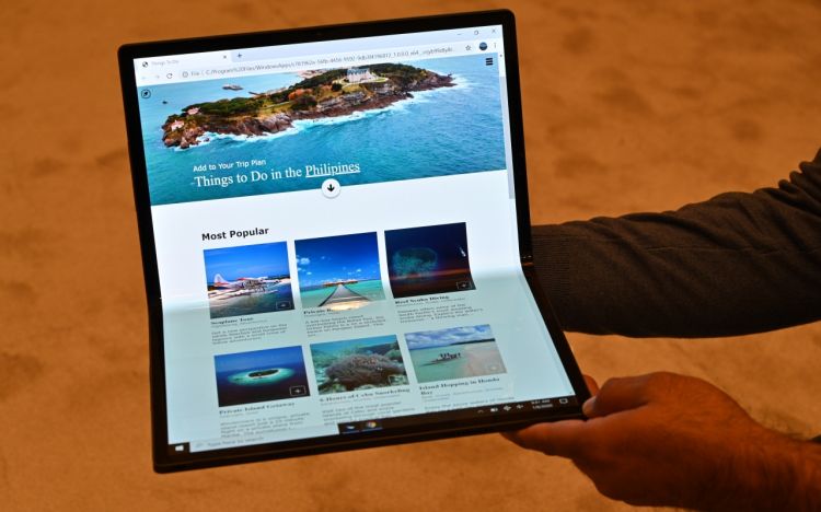 Intel dévoile un prototype avec écran pliable sous Windows 10